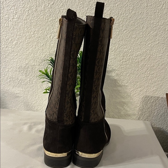 Michael Kors Black and Brown Monogram Boots used good condition - Picture 4 of 15